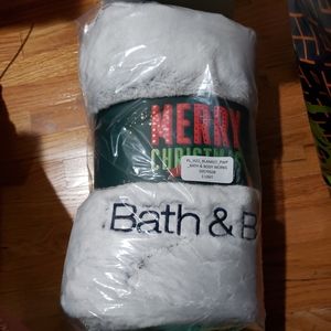 NEW BATH & BODY WORKS Merry Christmas Fleece Blanket Soft and Cozy 50x60in White